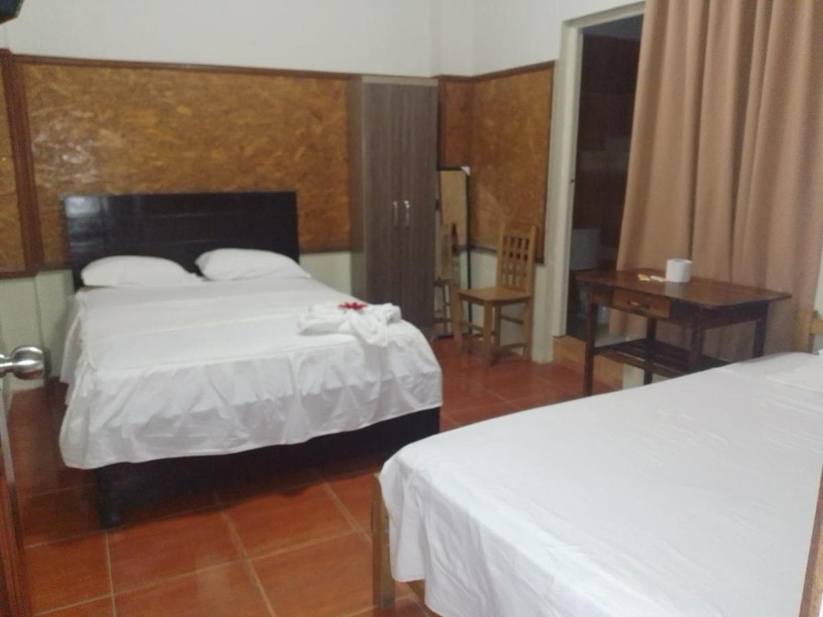 Hospedaje El Emperador Hotel Pucallpa Exterior photo