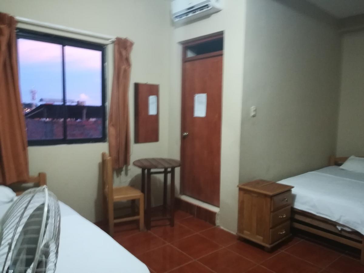 Hospedaje El Emperador Hotel Pucallpa Exterior photo