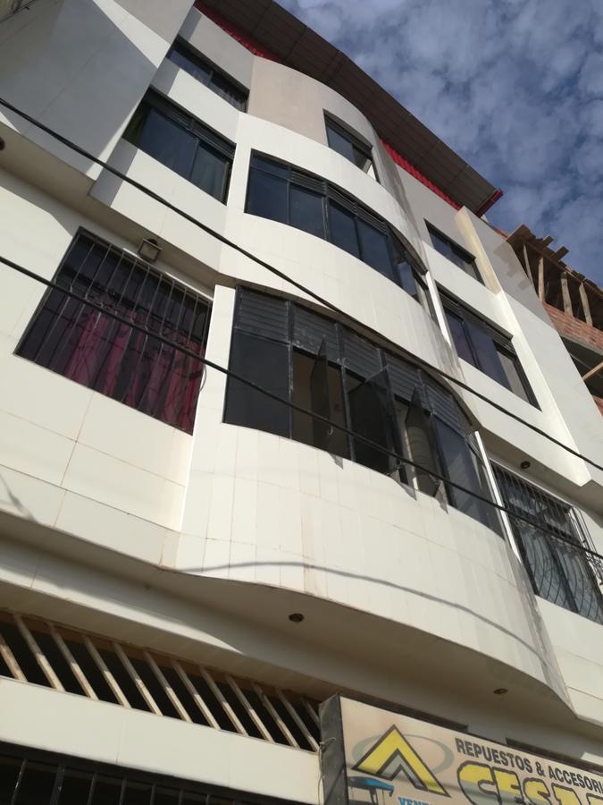 Hospedaje El Emperador Hotel Pucallpa Exterior photo